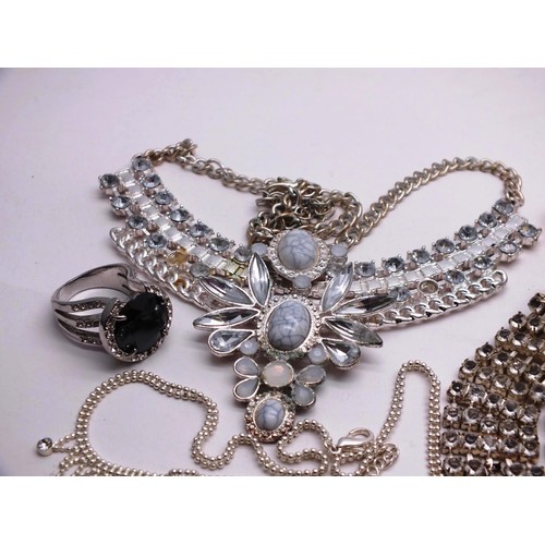 181 - SELECTION OF SILVER TONE RHINESTONE JEWELLERY INCLUDING NECKLACES, EARRINGS, RINGS ETC