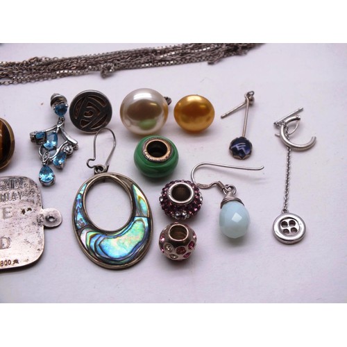 190 - MIXED LOT OF STERLING SILVER ITEMS INCLUDING CHAINS, EARRINGS ETC