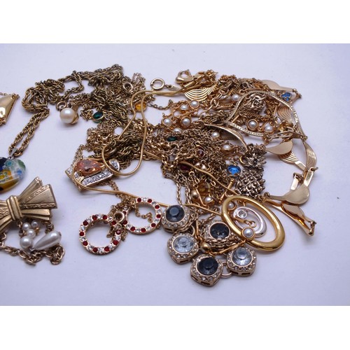 191 - SELECTION OF GOLD TONE JEWELLERY INCLUDING NECKLACES, FAUX PEARL ETC