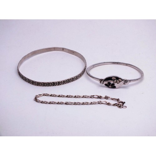 193 - 925 STERLING SILVER BRACELETS AND BANGLE