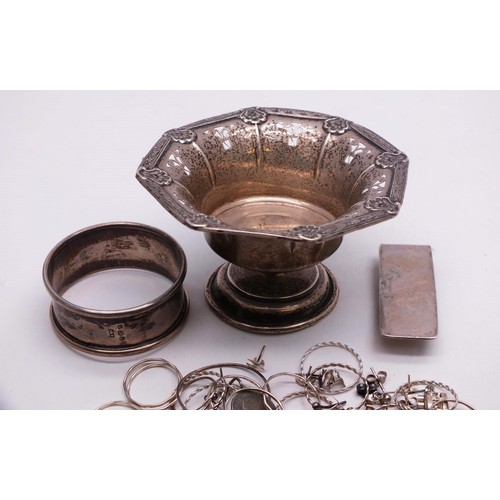 236 - 103g OF ASSORTED SILVER HALLMARKED ITEMS INCLUDES JEWELLERY, DISH, SERVIETTE RING ETC