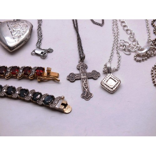 237 - 154G OF ASSORTED SILVER JEWELLERY INCLUDES TENNIS BRACELETS, NECKLACES & BROOCHES