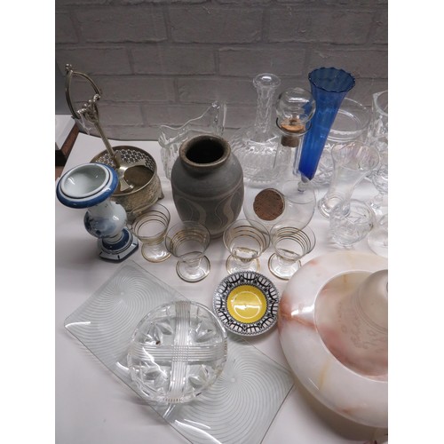 240 - SELECTION OF QUALITY GLASS AND CERAMICS