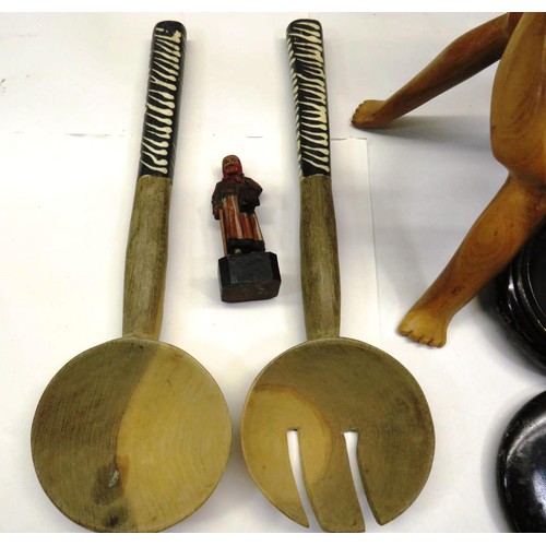 357 - VINTAGE WOODEN ITEMS INCLUDES AFRICAN BONE HANDLED SALAD SERVERS, CARVED WOOD ELEPHANT DETAIL FOLDIN... 