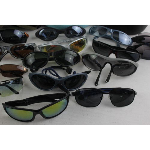 418 - 25 x Assorted SPORTS STYLE Sunglasses Inc. Escada, Osiris, Bloc