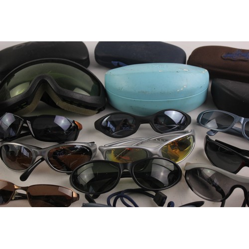 418 - 25 x Assorted SPORTS STYLE Sunglasses Inc. Escada, Osiris, Bloc