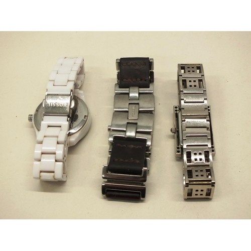 308 - 3x ASSORTED WRISTWATCHES TO INCLUDE RENNIE MACKINTOSH AND TWO FOSSIL WATCHES