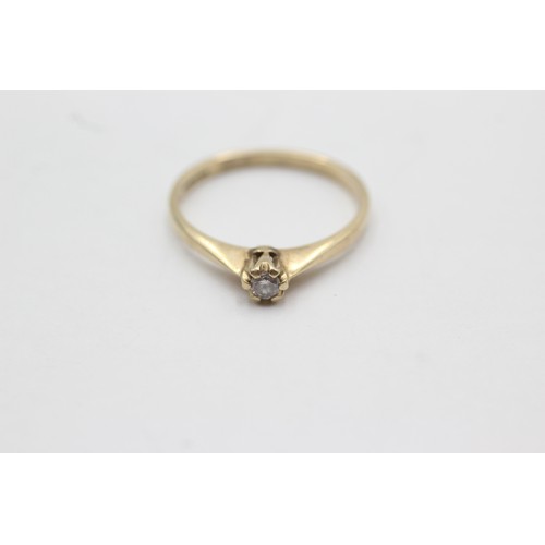 428 - 9ct gold diamond solitaire ring (1.6g) size N