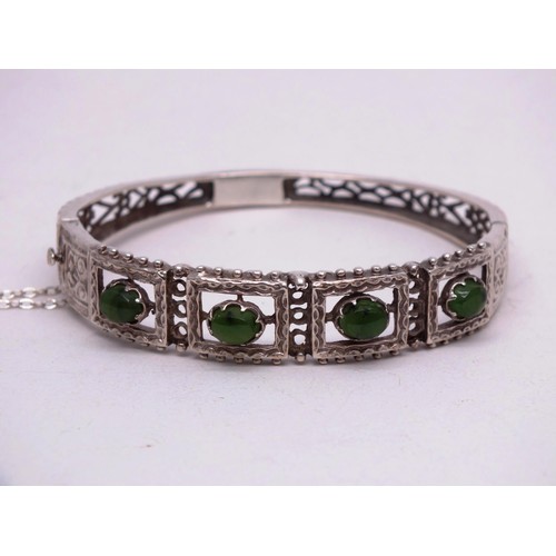 320 - VINTAGE STERLING SILVER AND JADE BANGLE WITH SAFETY CHAIN- 19G