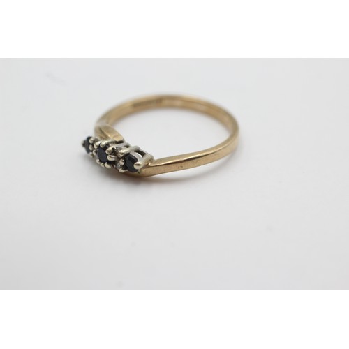 452 - 9ct gold sapphire & diamond twist setting ring (2.3g)Size- O