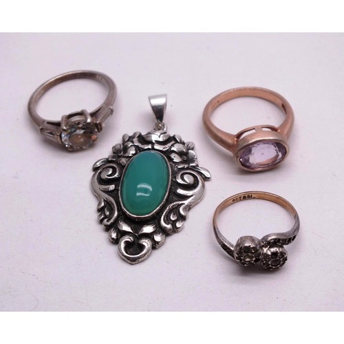 326 - VINTAGE SILVER TURQUISE PENDANT , TWO 925 SILVER RINGS AND 9CT GOLD AND SILVER RING