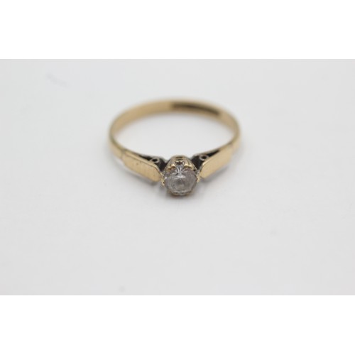 464 - 9ct gold vintage clear gemstone solitaire cathedral setting ring (1.5g)Size- N