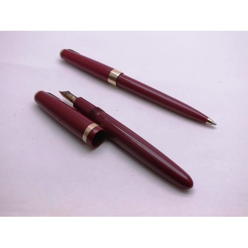 334 - PARKER BURGUNDY FOUNTAIN PEN WTIH 14K GOLD NIB AND MATCHING BALLPOINT PEN