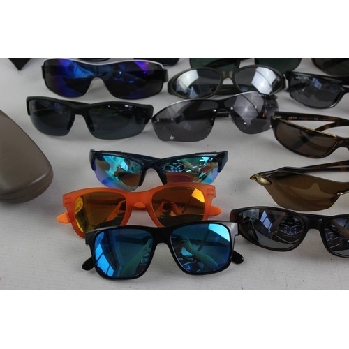 474 - 25 x Assorted SPORTS STYLE Sunglasses Inc. Guess, Lacoste, Bloc