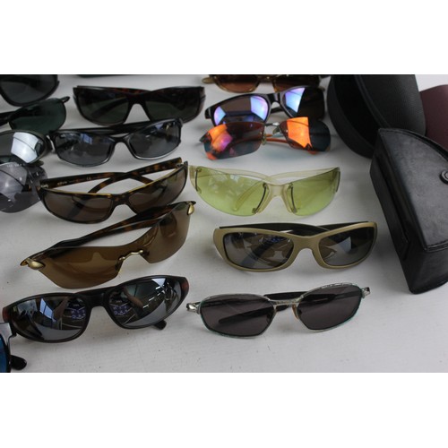 474 - 25 x Assorted SPORTS STYLE Sunglasses Inc. Guess, Lacoste, Bloc