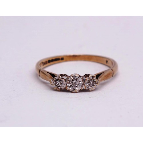 343 - 9ct GOLD TRILOGY RING SIZE H- 1g