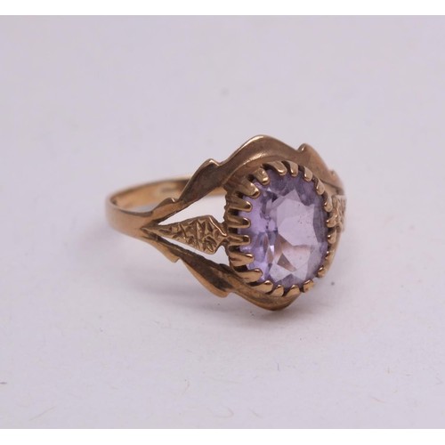 344 - VINTAGE 9ct GOLD AMETHYST GLASS RING SIZE M- 1.4g