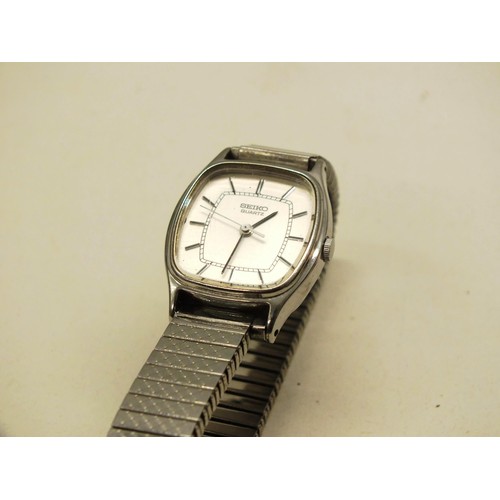 391 - 3x LADIES WRISTWATCHES TO INCLUDE SEIKO, RADLEY AND ARMANI EXCHANGE