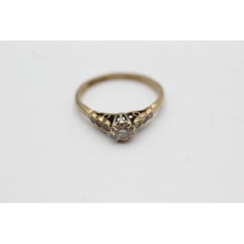 500 - 9ct gold vintage diamond seven stone cathedral setting ring (1.6g)Size- L