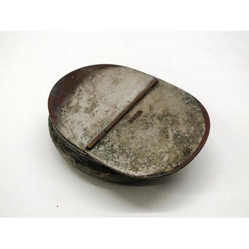 371 - ANTIQUE REPOSE WWI MILITARY HAT SNUFF BOX