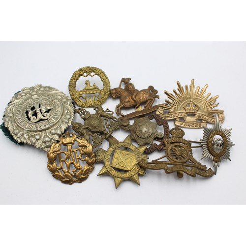 517 - 10 x Assorted Vintage MILITARY Cap Badges Inc Canadian, Australian, Scottish Etc