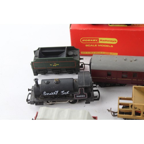 535 - 12 x OO Gauge Locos, Rolling Stock, Carriages Inc Hornby Dublo, Triang Etc