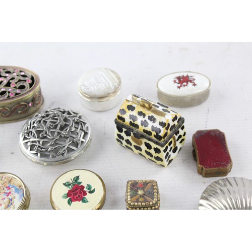 546 - 20 x Vintage Decorative TRINKET / PILL Boxes Inc Silver Plate, Gemstone Etc