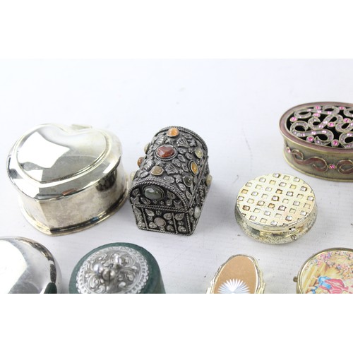 546 - 20 x Vintage Decorative TRINKET / PILL Boxes Inc Silver Plate, Gemstone Etc