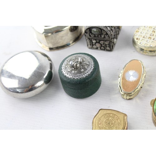 546 - 20 x Vintage Decorative TRINKET / PILL Boxes Inc Silver Plate, Gemstone Etc