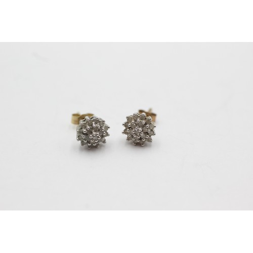 552 - 9ct gold diamond cluster stud earrings (1.2g)