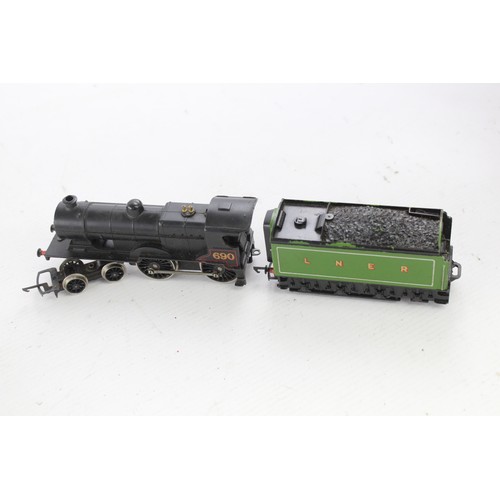 558 - Collection of Hornby / Hornby Dublo Loco, Rolling Stock, Tender Incl 692 Loco