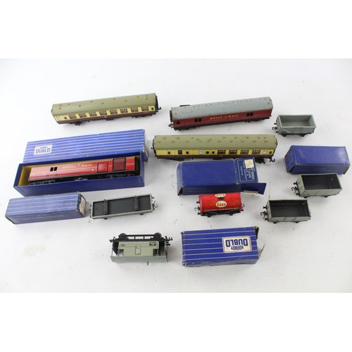 570 - 10 x Vintage HORNBY DUBLO OO Gauge Inc Carriages, Rolling Stock