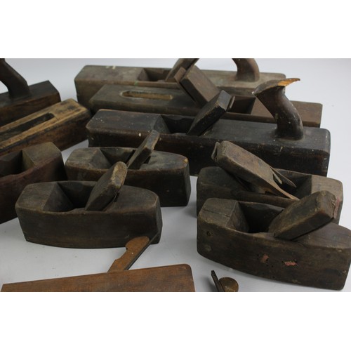 586 - 15 x Vintage WOOD PLANES Inc. Small, Medium, Large Etc.