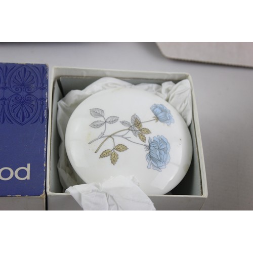 599 - 4 x Boxed Ceramic Ornaments / Plates Inc Wedgewood ' Ice Rose'