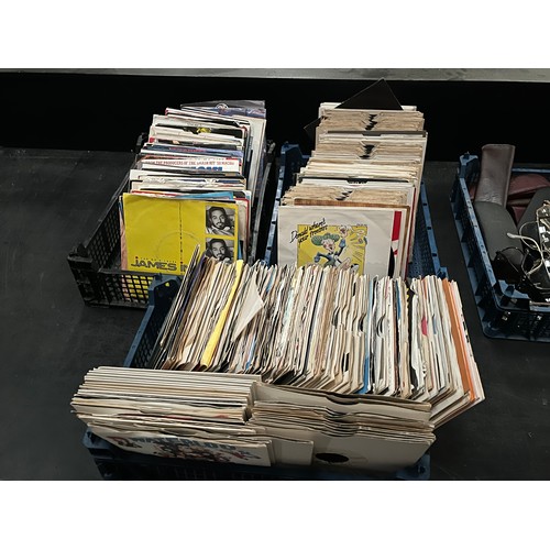 370 - JOB LOT OF SINGLE RECORDS