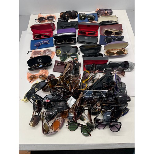 434 - 80 x Assorted SUNGLASSES Inc. D&G, Ferre, Tommy Hilfiger