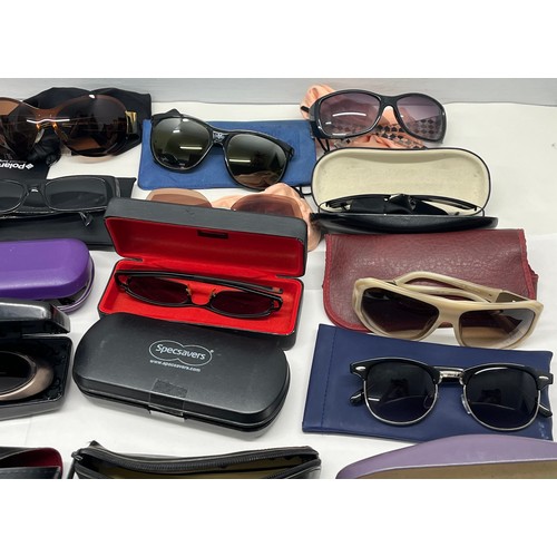 434 - 80 x Assorted SUNGLASSES Inc. D&G, Ferre, Tommy Hilfiger