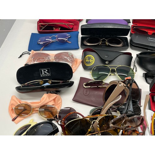 434 - 80 x Assorted SUNGLASSES Inc. D&G, Ferre, Tommy Hilfiger