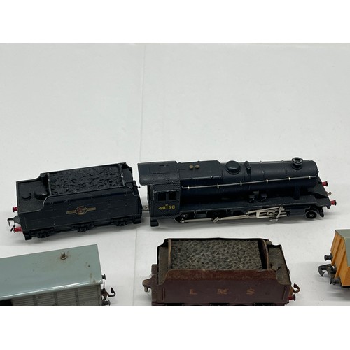 577 - 12 x Vintage HORNBY DUBLO Loco & Rolling Stock OO Gauge Inc 48158 Loco