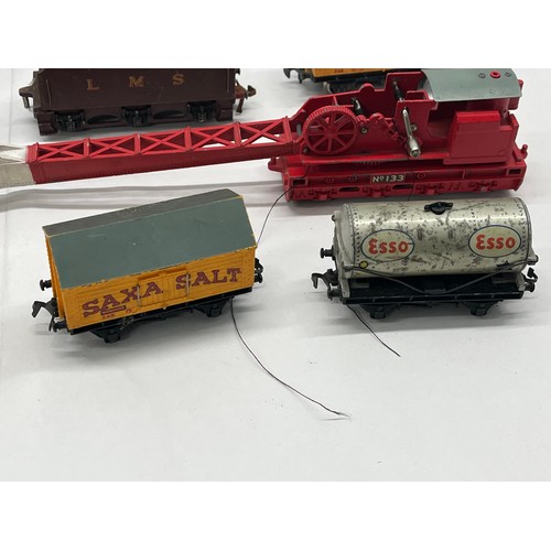 577 - 12 x Vintage HORNBY DUBLO Loco & Rolling Stock OO Gauge Inc 48158 Loco