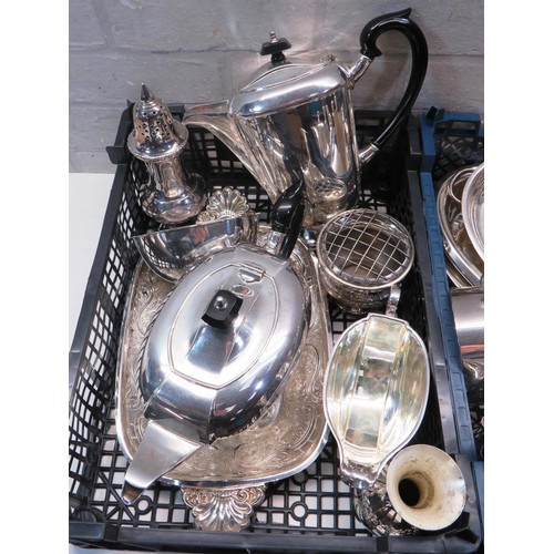 163 - TWO TRAYS OF QUALITY SILVERWARE 