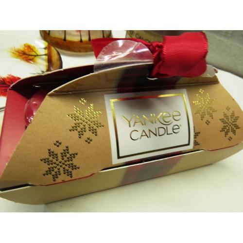 160 - BOX OF YANKEE CANDLE AND CANDLE SHADES