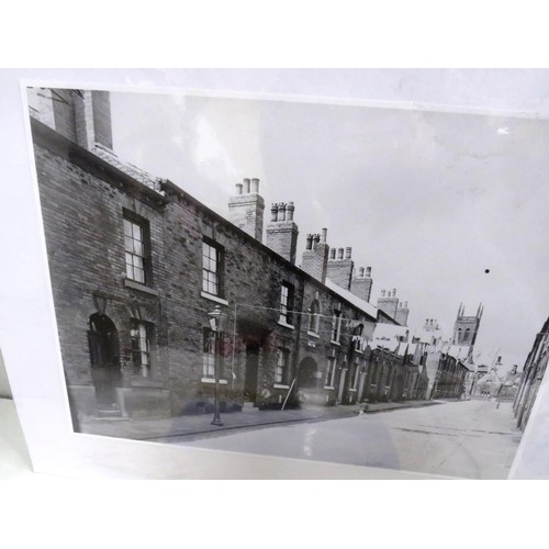 176 - SELECTION OF PRINTS & WATERCOLOURS INCLUDES TWO BLACK & WHITE OLD STREET PRINTS FROM PHOTOGRAPHS OF ... 