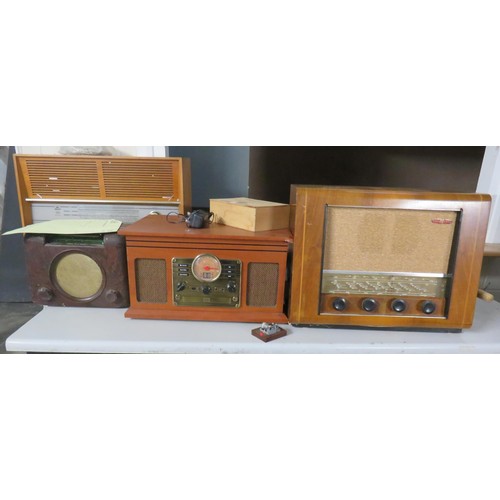 330 - 10 x BOXES OF MISCELLANEOUS ITEMS INCLUDING VINTAGE RADIO'S