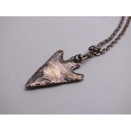 9 - VINTAGE STERLING SILVER SPEARHEAD PENDANT NECKLACE