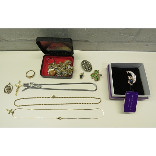 226 - COLLECTION OF COSTUME JEWELLERY INCLUDES CLOISONNE EARRINGS, BUCKINGHAM BOXED OWL BROOCH Etc