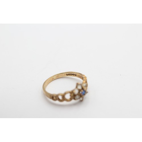 532 - 9ct gold vintage blue paste & clear gemstone floral cluster ring (1.8g) Size N