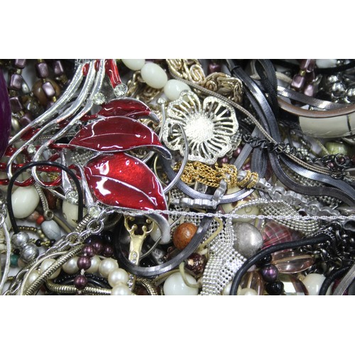 531 - 10kg UNSORTED COSTUME JEWELLERY inc. Bangles, Necklaces, Rings, Earrings.

*Please note photo is an ... 