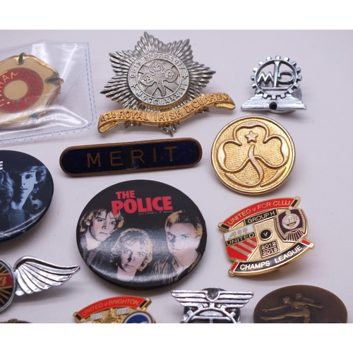 79 - 32 VARIOUS BADGES INCLUDES HORSE RACING, BUTLINS, FOOTBALL ETC