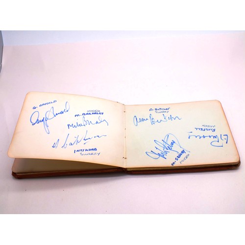 290 - AUTOGRAPH BOOK WITH MIDDLESEX AND SURREY CRICKET TEAM AUTOGRAPHS INCLUDING TITMUS, BUTCHER, LEWIS ET... 